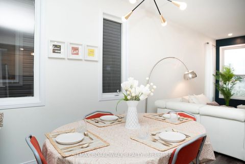 Photo 6 at 302 Haliburton Heights, Emerald Meadows/Trailwest, Kanata