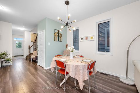 Photo 10 at 302 Haliburton Heights, Emerald Meadows/Trailwest, Kanata