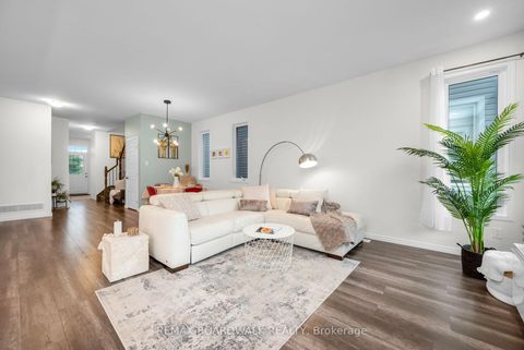 Photo 14 at 302 Haliburton Heights, Emerald Meadows/Trailwest, Kanata