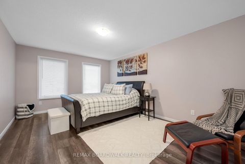 Photo 33 at 302 Haliburton Heights, Emerald Meadows/Trailwest, Kanata