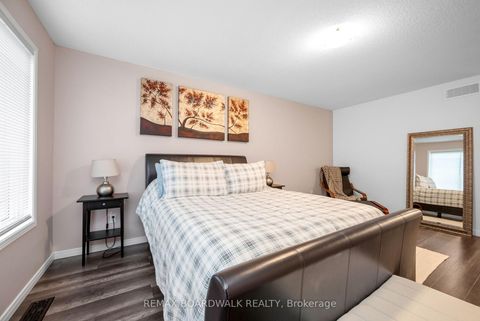 Photo 34 at 302 Haliburton Heights, Emerald Meadows/Trailwest, Kanata