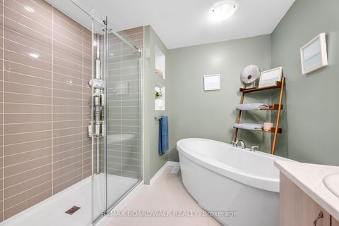 Photo 36 at 302 Haliburton Heights, Emerald Meadows/Trailwest, Kanata