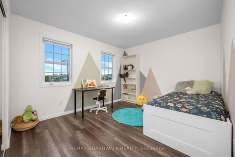 Photo 39 at 302 Haliburton Heights, Emerald Meadows/Trailwest, Kanata