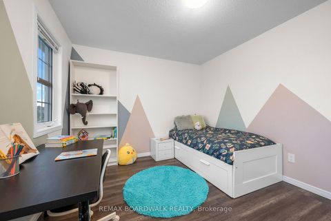 Photo 40 at 302 Haliburton Heights, Emerald Meadows/Trailwest, Kanata