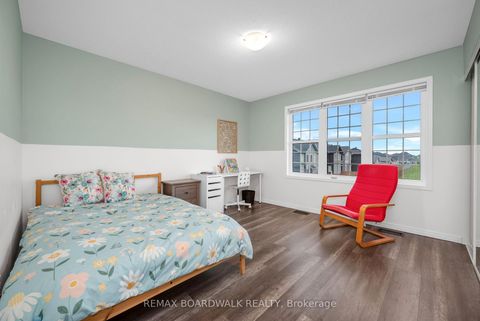 Photo 42 at 302 Haliburton Heights, Emerald Meadows/Trailwest, Kanata