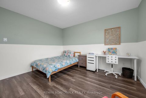 Photo 43 at 302 Haliburton Heights, Emerald Meadows/Trailwest, Kanata