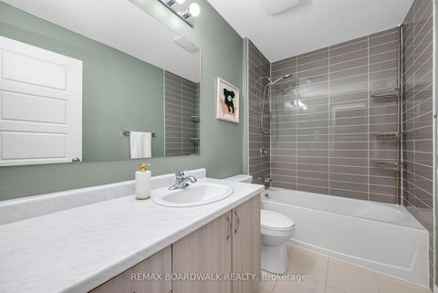 Photo 44 at 302 Haliburton Heights, Emerald Meadows/Trailwest, Kanata