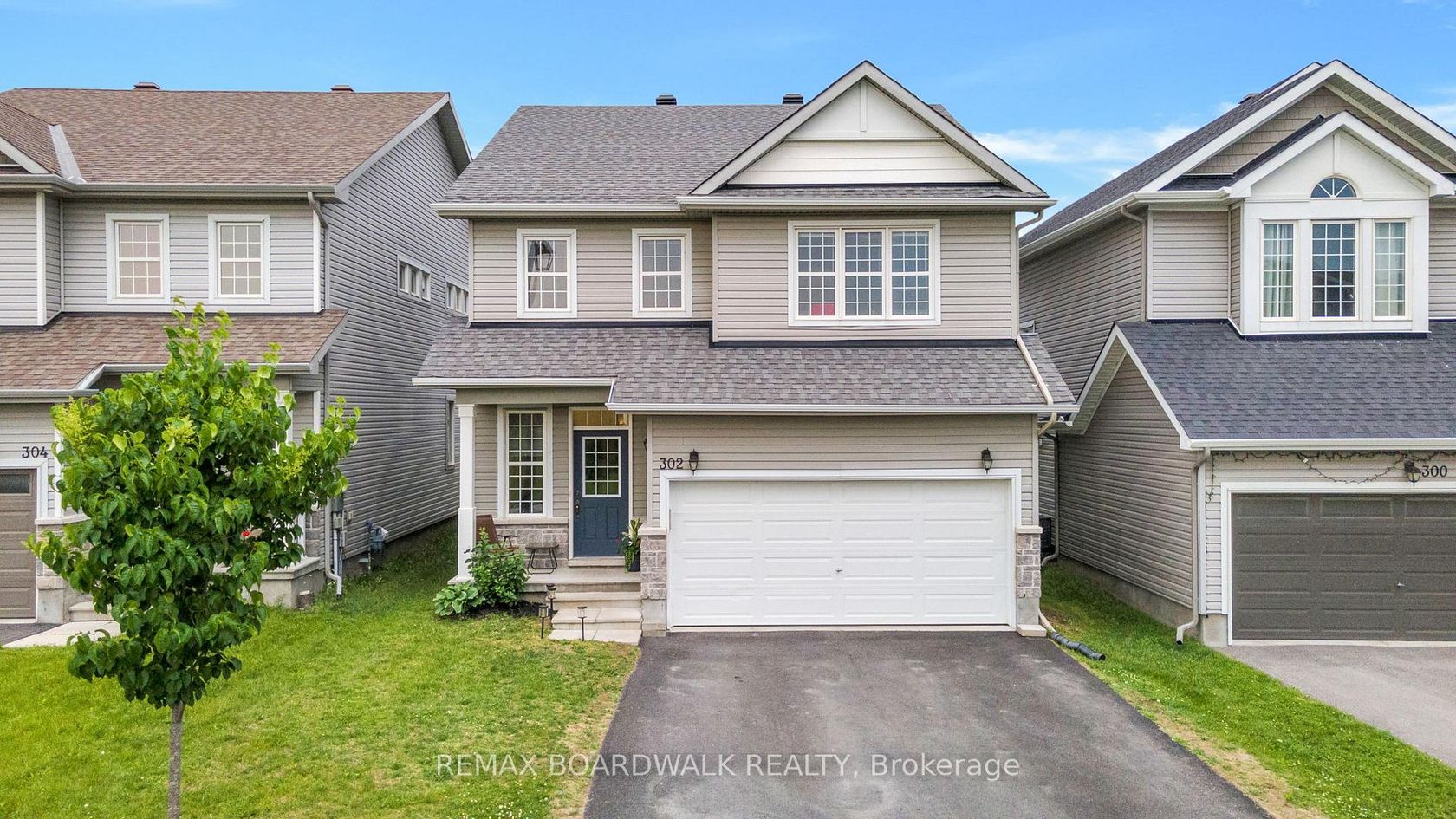 302 Haliburton Heights, Emerald Meadows/Trailwest, Kanata 2