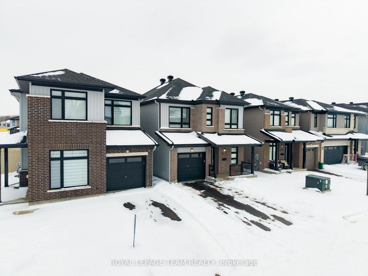 Photo 3 at 223 Turnbuckle Crescent, Nepean (Half Moon Bay), Ottawa