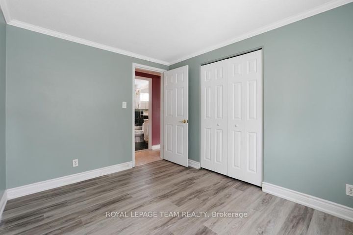 Photo 21 at 15 Overlake Drive, Nepean (Borden Farm/Stewart Farm/Carleton Heights/Parkwood Hills), Ottawa