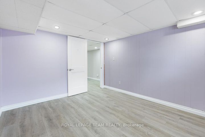 Photo 32 at 15 Overlake Drive, Nepean (Borden Farm/Stewart Farm/Carleton Heights/Parkwood Hills), Ottawa