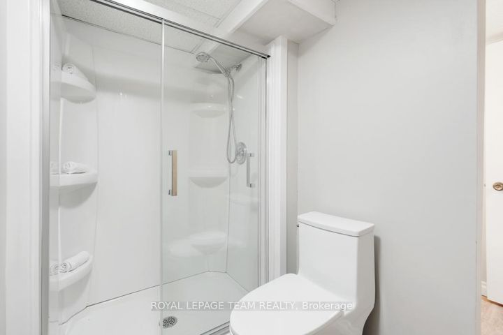 Photo 36 at 15 Overlake Drive, Nepean (Borden Farm/Stewart Farm/Carleton Heights/Parkwood Hills), Ottawa