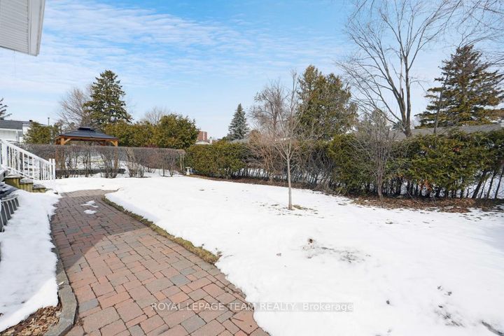 Photo 39 at 15 Overlake Drive, Nepean (Borden Farm/Stewart Farm/Carleton Heights/Parkwood Hills), Ottawa