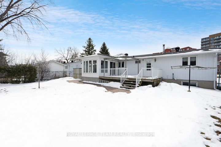 Photo 40 at 15 Overlake Drive, Nepean (Borden Farm/Stewart Farm/Carleton Heights/Parkwood Hills), Ottawa