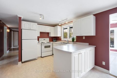 Photo 10 at 15 Overlake Drive, Nepean (Borden Farm/Stewart Farm/Carleton Heights/Parkwood Hills), Ottawa