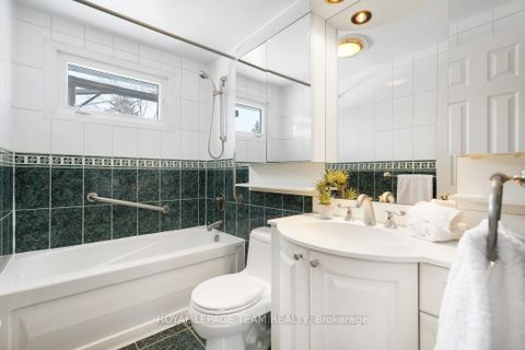 Photo 19 at 15 Overlake Drive, Nepean (Borden Farm/Stewart Farm/Carleton Heights/Parkwood Hills), Ottawa