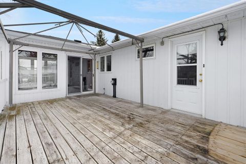 Photo 38 at 15 Overlake Drive, Nepean (Borden Farm/Stewart Farm/Carleton Heights/Parkwood Hills), Ottawa