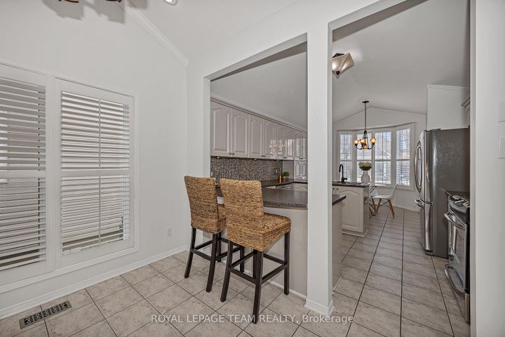 Photo 5 at 43 Settler's Ridge Way, Nepean (Longfields), Ottawa