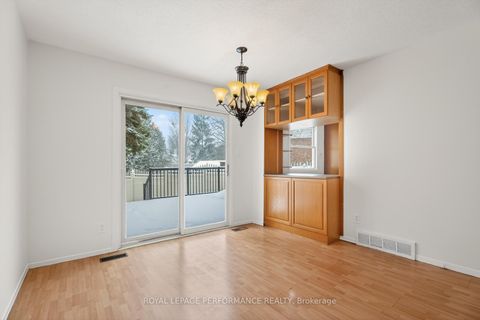 Photo 9 at 194 Mcelroy Drive, Glencairn/Hazeldean, Kanata