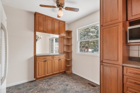 Photo 12 at 194 Mcelroy Drive, Glencairn/Hazeldean, Kanata