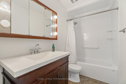 Photo 15 at 194 Mcelroy Drive, Glencairn/Hazeldean, Kanata