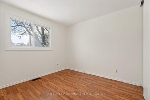 Photo 16 at 194 Mcelroy Drive, Glencairn/Hazeldean, Kanata