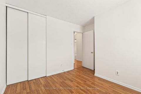 Photo 17 at 194 Mcelroy Drive, Glencairn/Hazeldean, Kanata