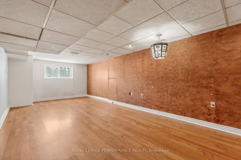 Photo 19 at 194 Mcelroy Drive, Glencairn/Hazeldean, Kanata