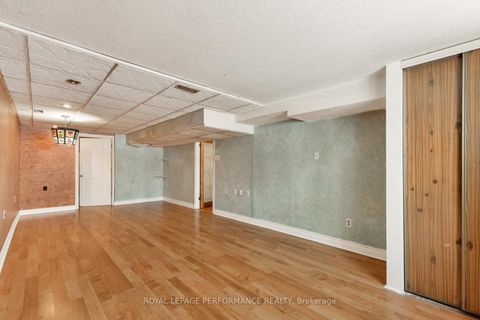 Photo 20 at 194 Mcelroy Drive, Glencairn/Hazeldean, Kanata