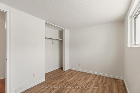 Photo 24 at 194 Mcelroy Drive, Glencairn/Hazeldean, Kanata