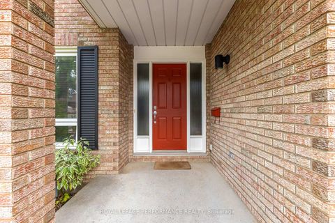 Photo 2 at 1089 St Emmanuel Terrace, Convent Glen North, Orleans