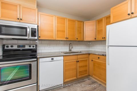 Photo 12 at 8 - 323 Monica Crescent, Bilberry Creek/Queenswood Heights, Orleans