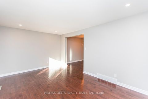 Photo 20 at 8 - 323 Monica Crescent, Bilberry Creek/Queenswood Heights, Orleans