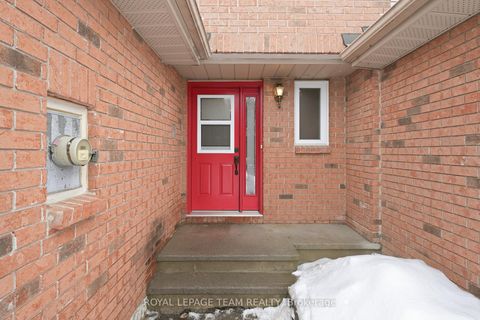 Photo 1 at 11 Furlong Crescent, Bridlewood, Kanata