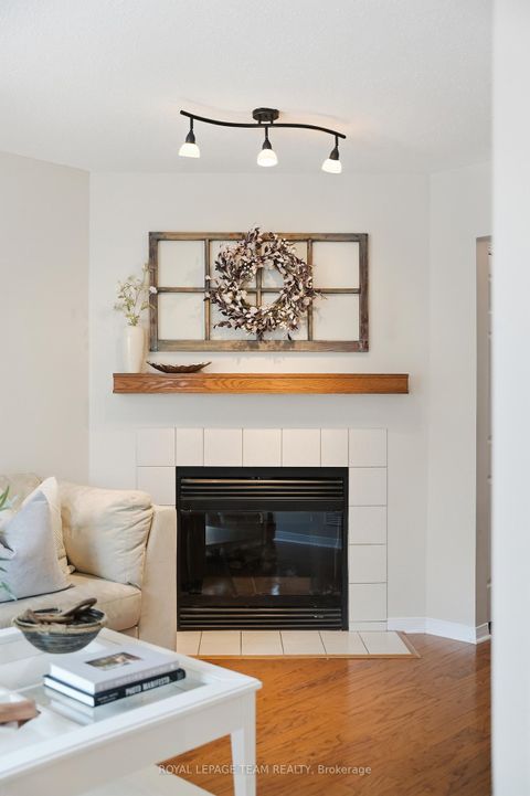 Photo 8 at 11 Furlong Crescent, Bridlewood, Kanata