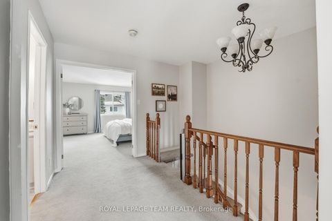 Photo 24 at 11 Furlong Crescent, Bridlewood, Kanata