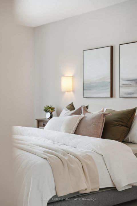 Photo 26 at 11 Furlong Crescent, Bridlewood, Kanata