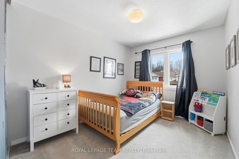 Photo 31 at 11 Furlong Crescent, Bridlewood, Kanata