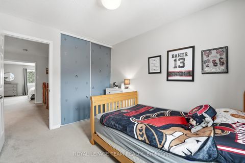 Photo 32 at 11 Furlong Crescent, Bridlewood, Kanata