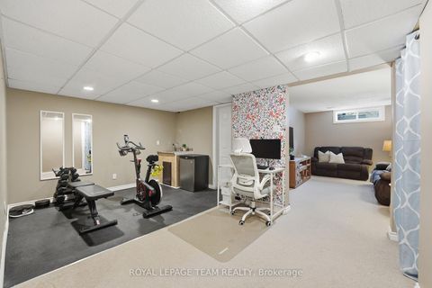 Photo 36 at 11 Furlong Crescent, Bridlewood, Kanata