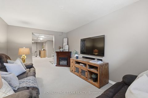 Photo 39 at 11 Furlong Crescent, Bridlewood, Kanata