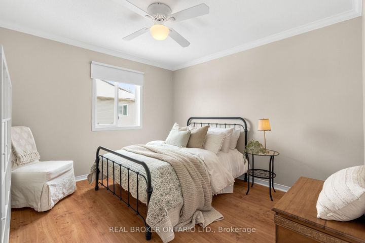 Photo 33 at 41 Golder's Green Lane, Nepean (Longfields), Ottawa