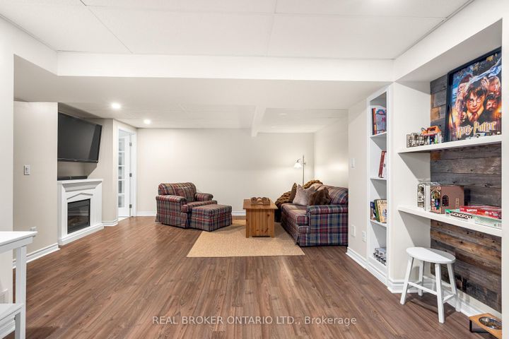 Photo 36 at 41 Golder's Green Lane, Nepean (Longfields), Ottawa