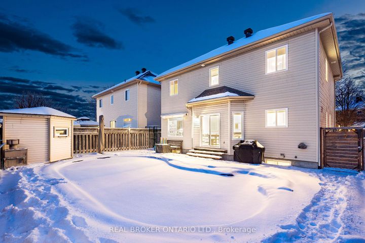 Photo 41 at 41 Golder's Green Lane, Nepean (Longfields), Ottawa