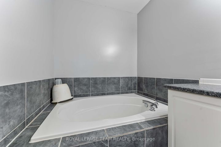 Photo 14 at 191 Deerfox Drive, Nepean (Longfields), Ottawa