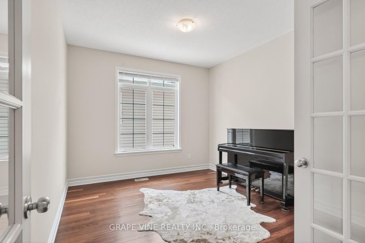 Photo 8 at 788 Kilbirnie Drive, Nepean (Stonebridge), Ottawa