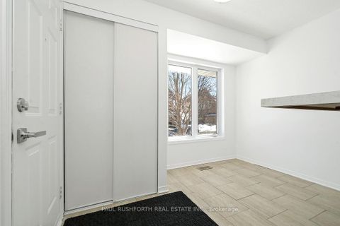 Photo 3 at 2232 Bois Vert Place, Avalon East, Orleans