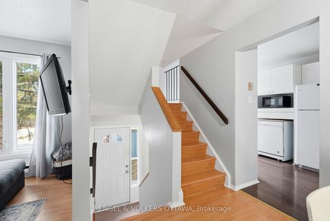 Photo 3 at 122 Salter Crescent, Beaverbrook, Kanata