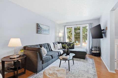 Photo 4 at 122 Salter Crescent, Beaverbrook, Kanata