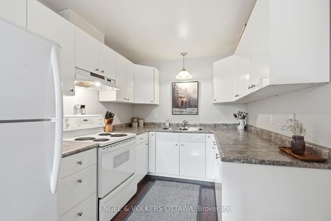 Photo 6 at 122 Salter Crescent, Beaverbrook, Kanata